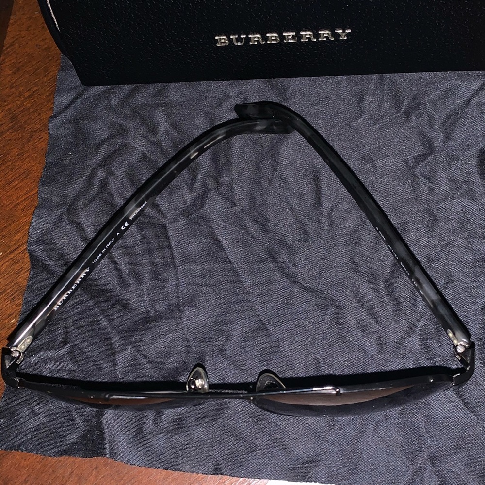 Unisex Burberry glasses